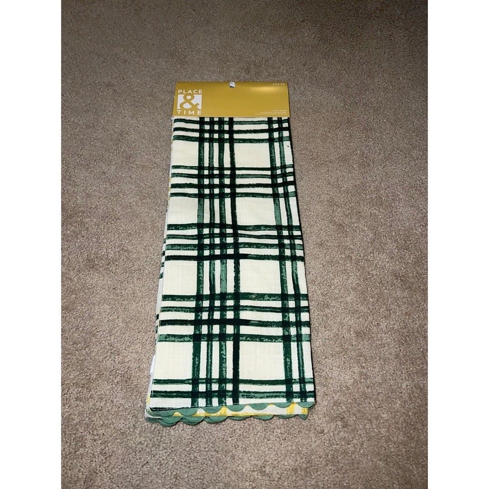 New place & Time reversible table runner In full bloom GREEN AND WHITE PLAID